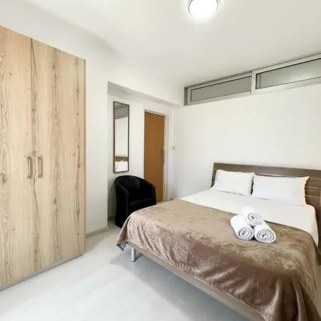 Finikoudes Nest 3 * Larnaca